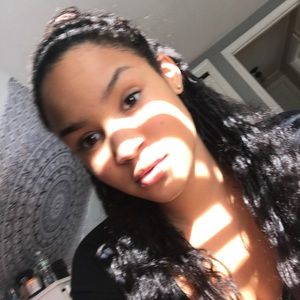 Meet your Posher, Michaela